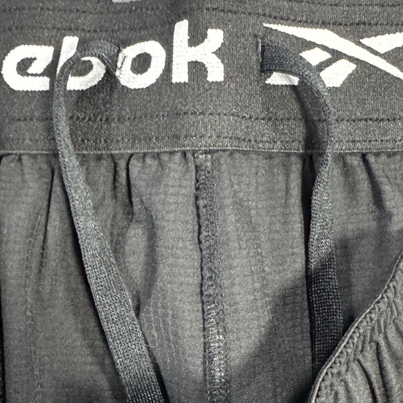 Reebok Men's Black Sports Shorts - Picture 5 of 7